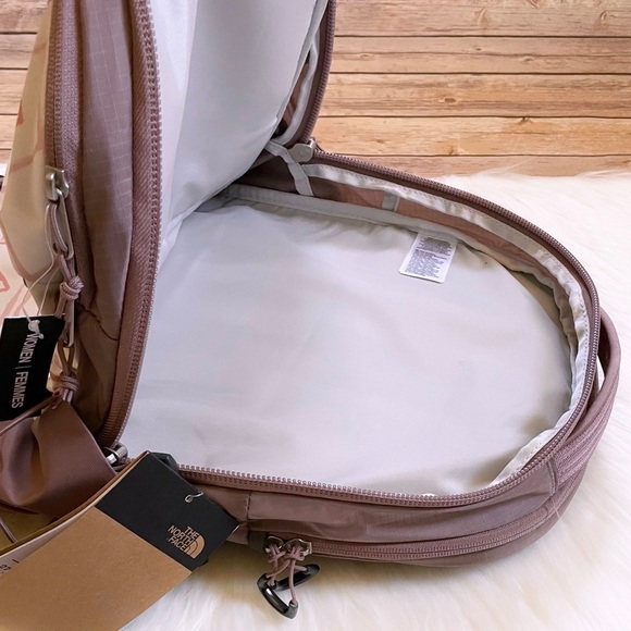 The North Face Women’s Borealis 27 Liter Backpack - Picture 7 of 12
